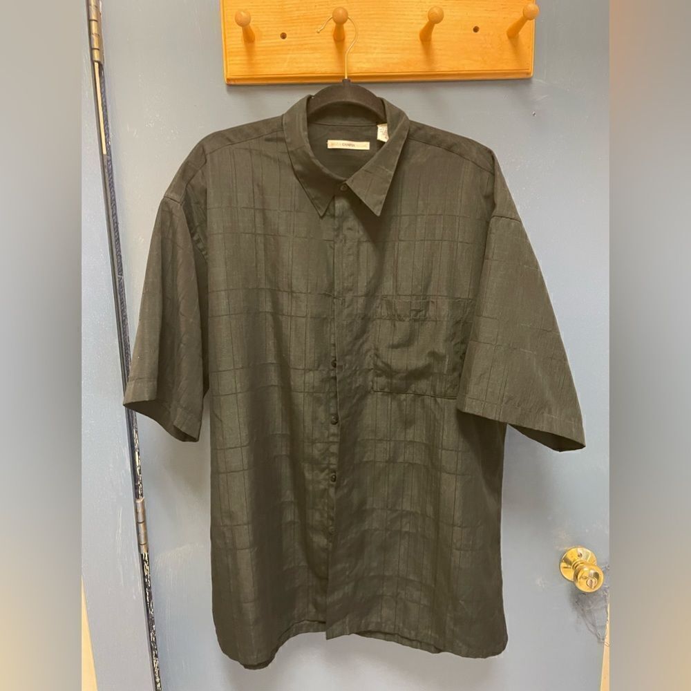 Mens shirt sleeve shirt